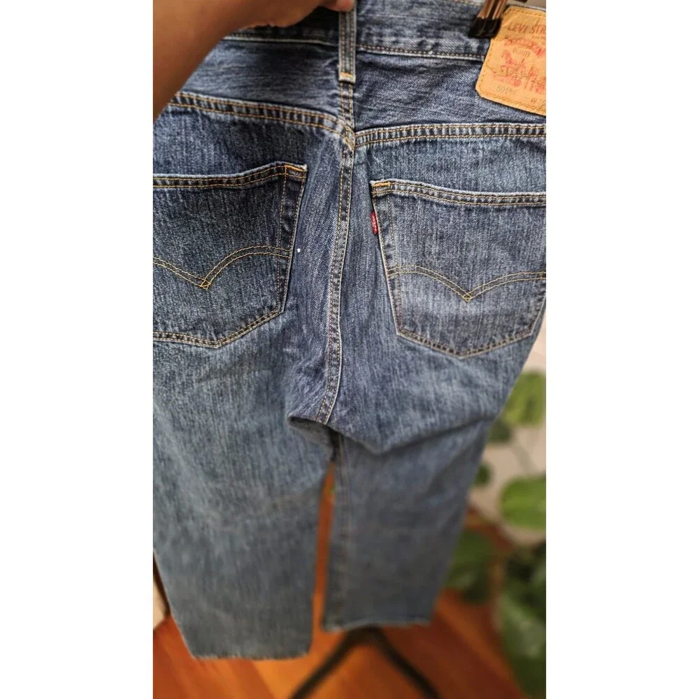 Levi’s Men’s Blue Medium Wash Denim Straight Leg Button Fly 5-Pocket Jeans